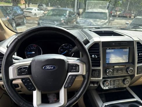 Used 2019 Ford F250 Lariat w/ Lariat Ultimate Package AWD/4WD image 16