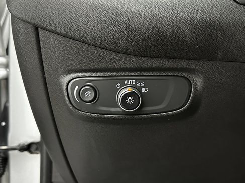 Used 2021 Chevrolet Equinox LS w/ LS Convenience Package image 22