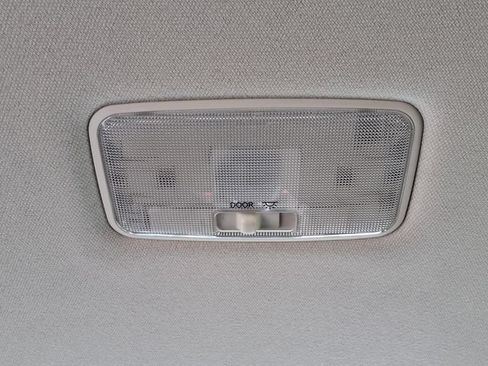 Used 2022 Toyota Corolla LE FWD image 18