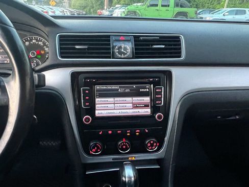 Used 2013 Volkswagen Passat 2.5 SE FWD image 23