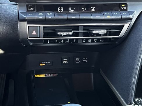 Used 2025 Toyota Camry LE image 18