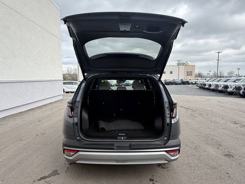 Used 2025 Hyundai Tucson Limited image 18