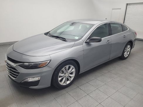 Used 2025 Chevrolet Malibu LT FWD image 2