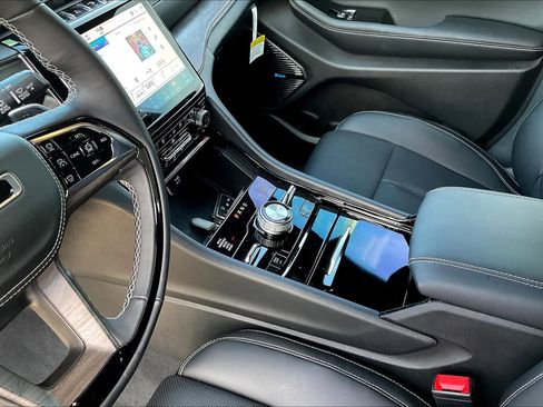 New 2023 Jeep Grand Cherokee Overland w/ Advanced Protech Group III image 7