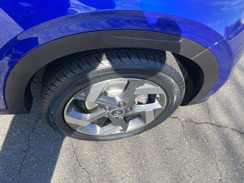 Used 2024 Hyundai Venue SEL image 9