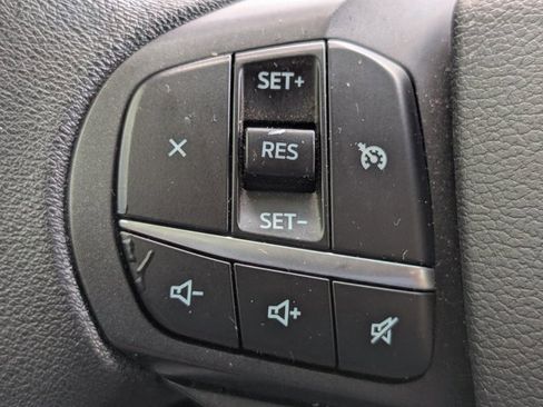 Used 2021 Ford Explorer Base image 21