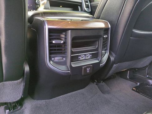 Used 2022 RAM 1500 Laramie AWD/4WD image 18