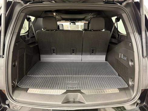 Used 2026 GMC Yukon XL Denali w/ Sun & Power Step Package AWD/4WD image 39