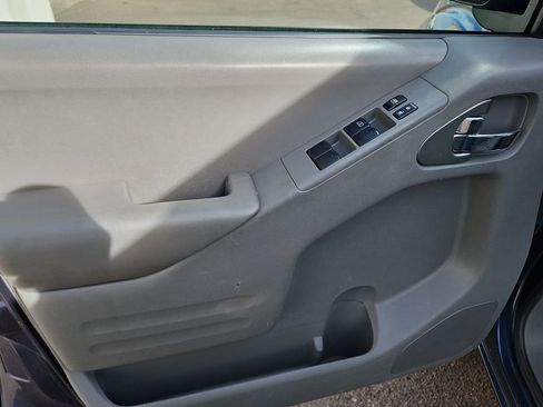 Used 2015 Nissan Frontier SV w/ SV Value Truck Package image 10