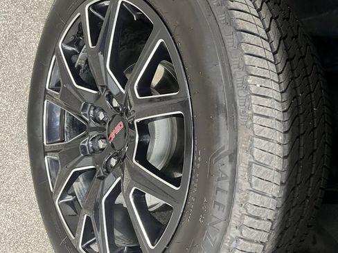 Used 2024 GMC Yukon Denali image 19