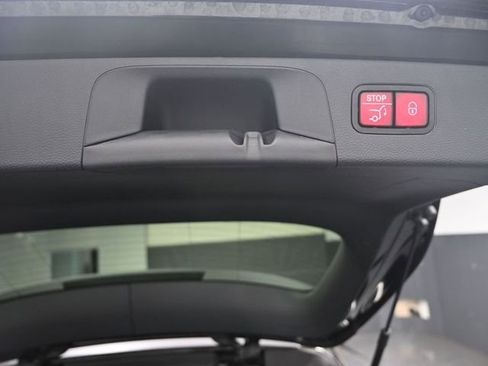 Used 2018 Mercedes-Benz GLC 300 image 24