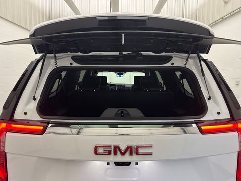 New 2026 GMC Yukon XL Elevation w/ Elevation Premium Package AWD/4WD image 6