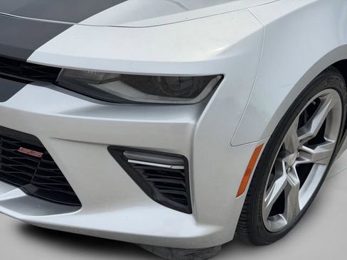 Used 2018 Chevrolet Camaro SS RWD image 13