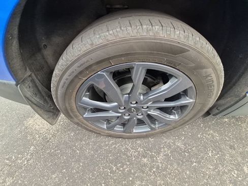 Used 2024 Chevrolet Equinox RS w/ LPO, Floor Liner Package AWD/4WD image 9