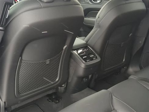 Used 2025 Volvo XC60 B5 Ultra image 18