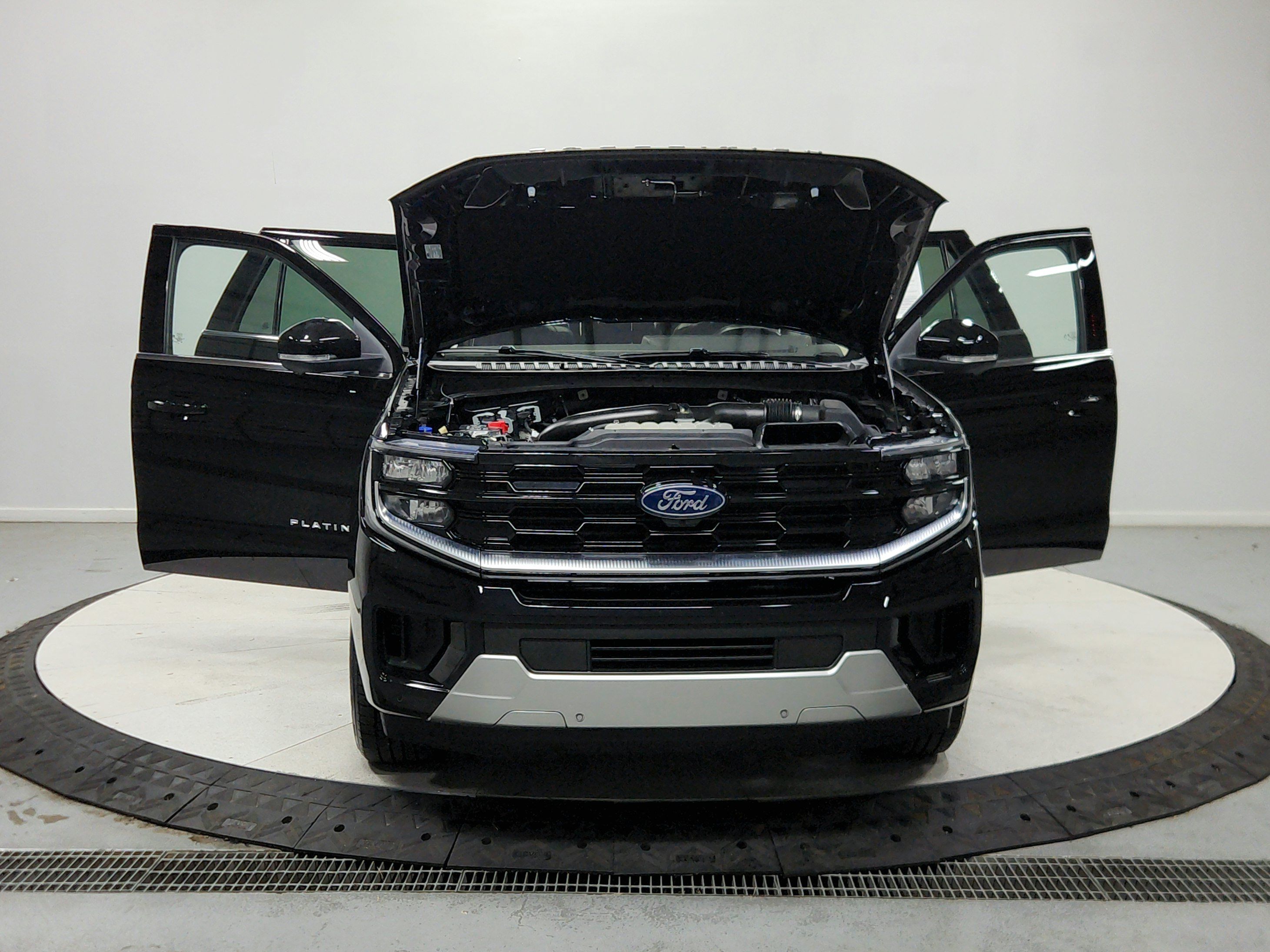 Used 2025 Ford Expedition Platinum AWD/4WD image 11