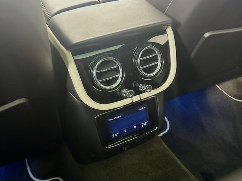 Certified 2023 Bentley Bentayga AWD/4WD image 25