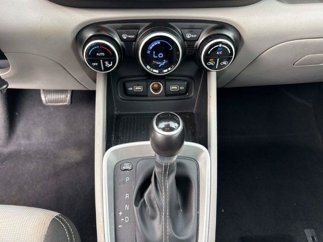 Used 2022 Hyundai Venue SEL FWD image 31