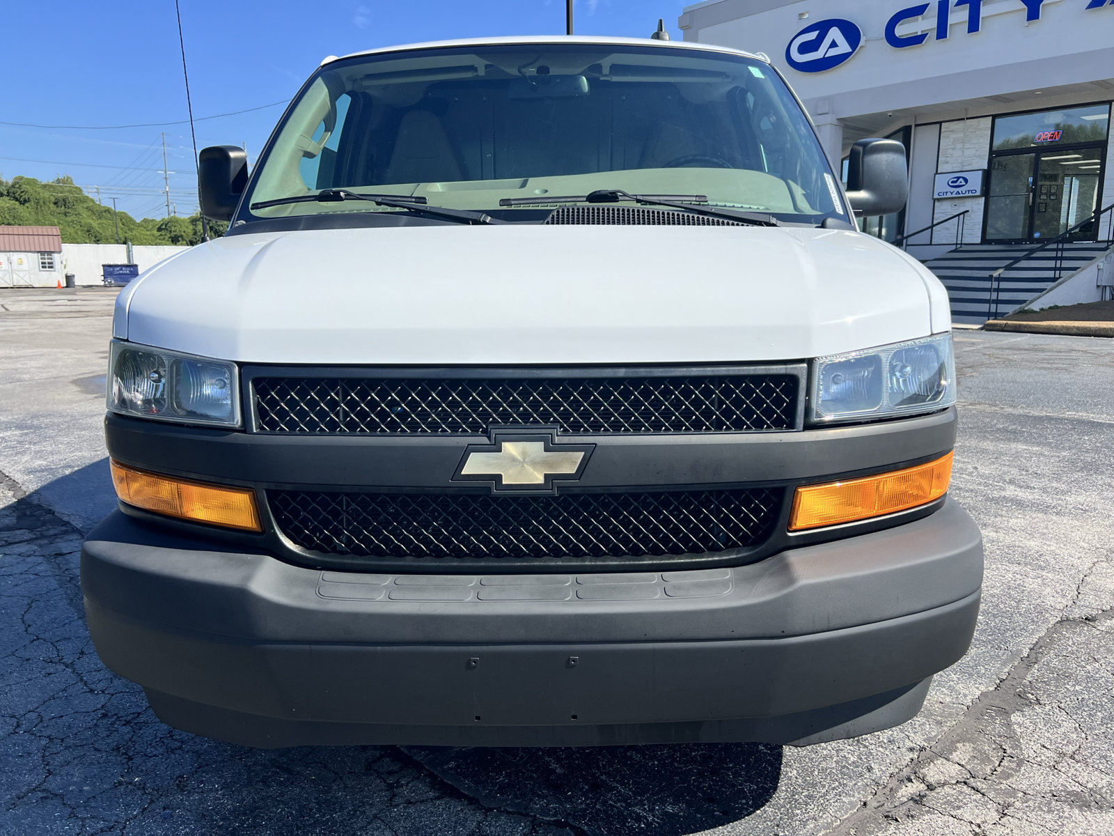 Used 2019 Chevrolet Express 2500 w/ Driver Convenience Package RWD image 2