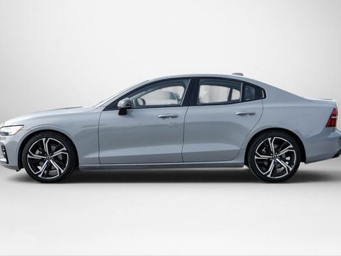 Used 2024 Volvo S60 B5 Core FWD image 9