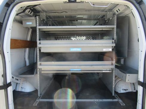 Used 2017 Chevrolet Express 2500 image 9