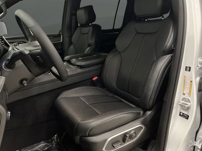 Used 2024 Jeep Wagoneer Series III w/ Convenience Group I