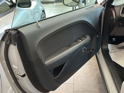 Used 2022 Dodge Challenger SRT Hellcat image 8