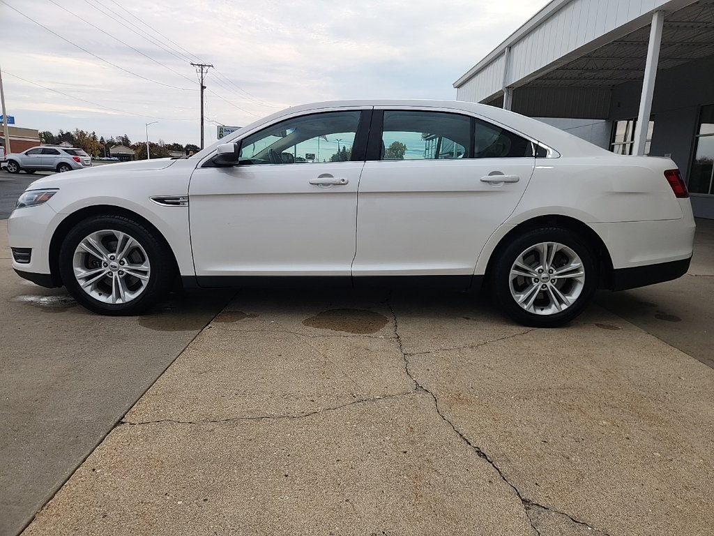 Used 2016 Ford Taurus SEL w/ Equipment Group 201A FWD image 4