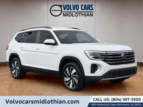 Used 2025 Volkswagen Atlas SE FWD image 1