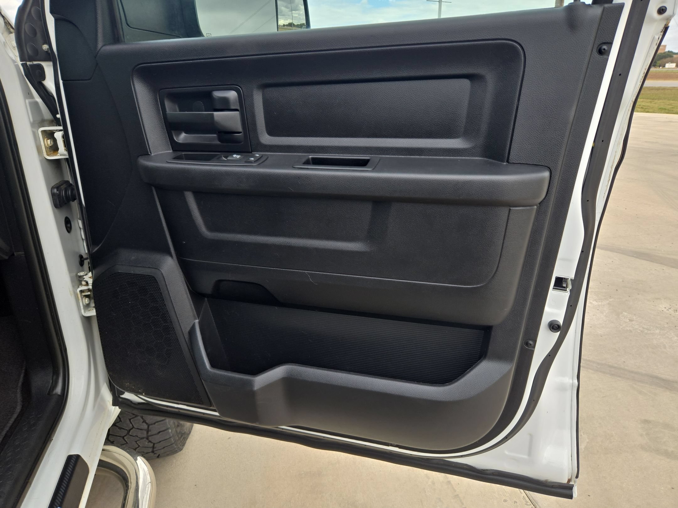Used 2016 RAM 3500 Tradesman w/ Chrome Appearance Group AWD/4WD image 28