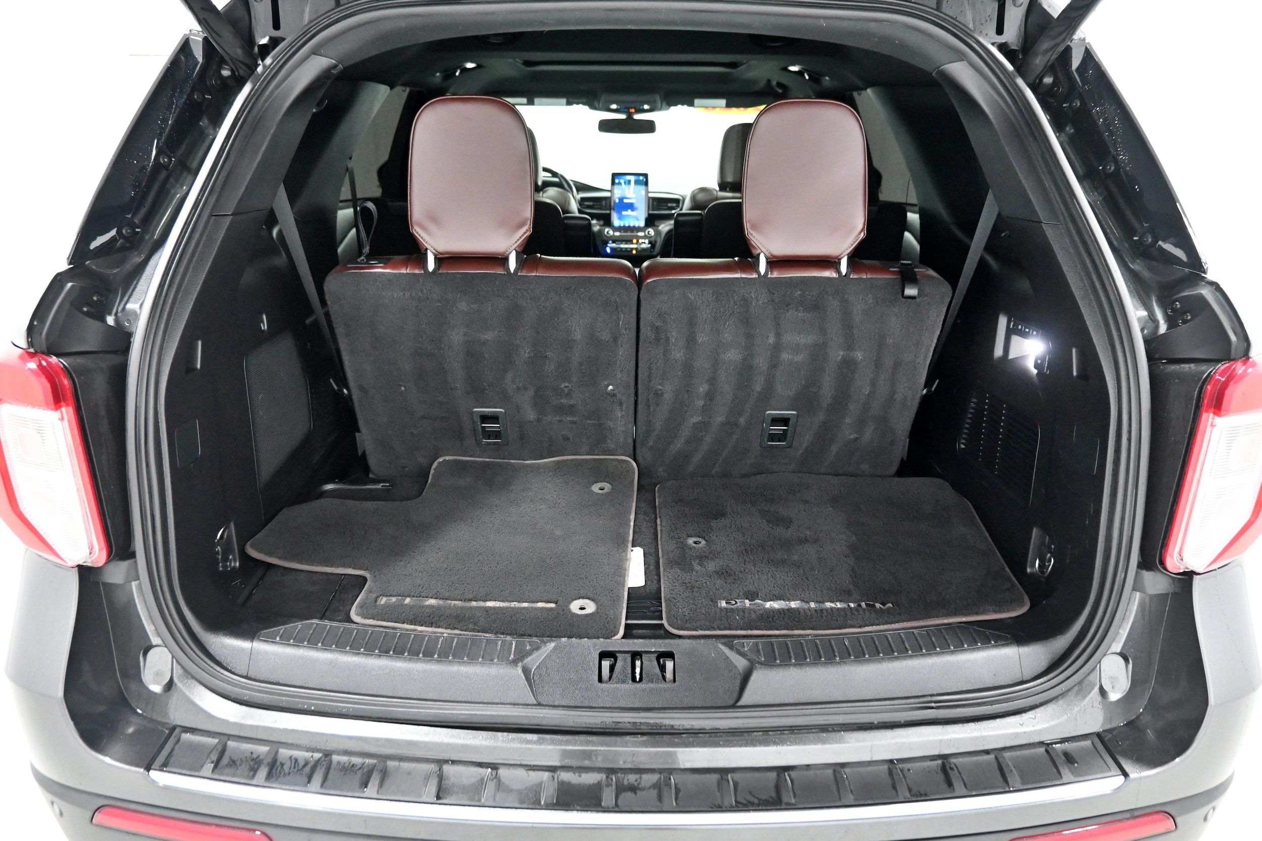 Used 2020 Ford Explorer Platinum w/ Premium Technology Package AWD/4WD image 35