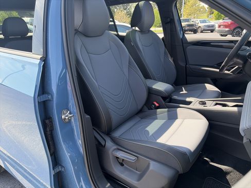 Used 2025 Volkswagen Tiguan SE R-Line AWD/4WD image 40