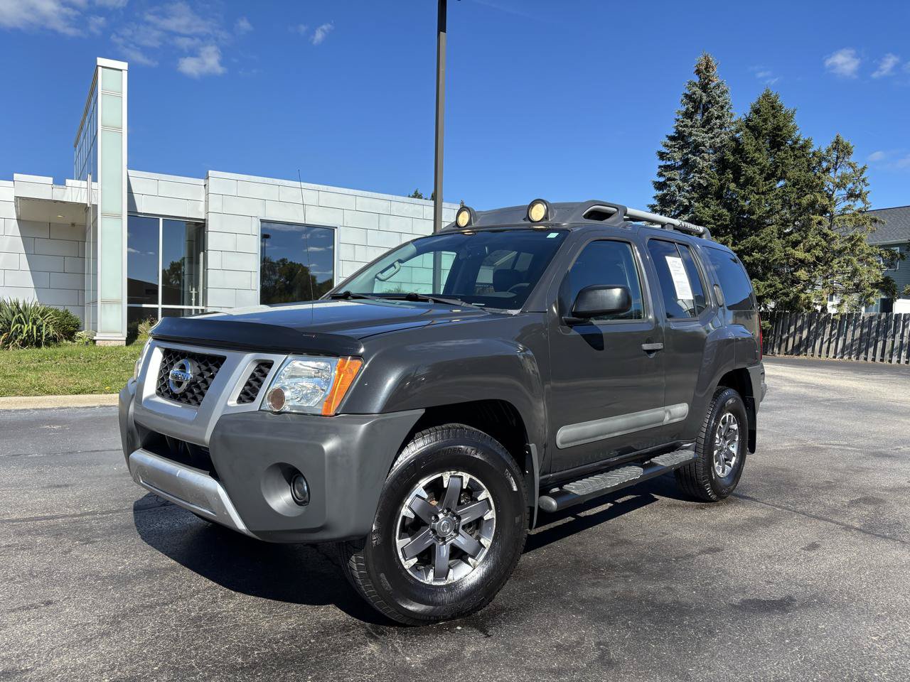 Used 2014 Nissan Xterra PRO-4X w/ Pro-4x Leather Package AWD/4WD image 3