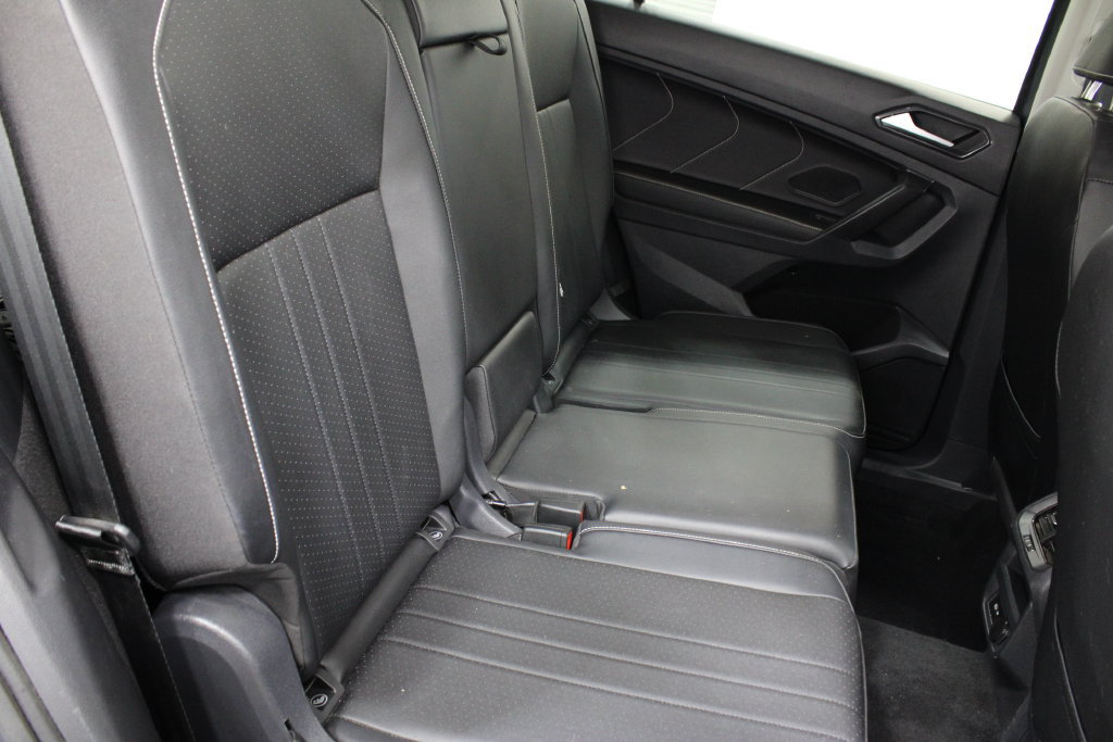 Used 2023 Volkswagen Tiguan SE FWD image 19