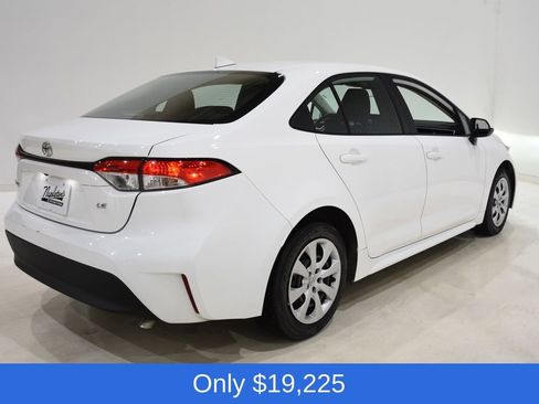 Used 2024 Toyota Corolla LE image 4