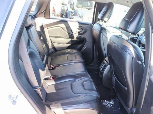 Used 2023 Jeep Cherokee Altitude Lux AWD/4WD image 18