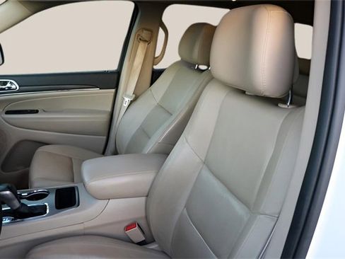 Used 2022 Jeep Grand Cherokee Limited image 13