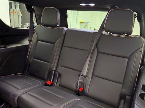 Used 2021 GMC Yukon SLT w/ SLT Premium Package image 23