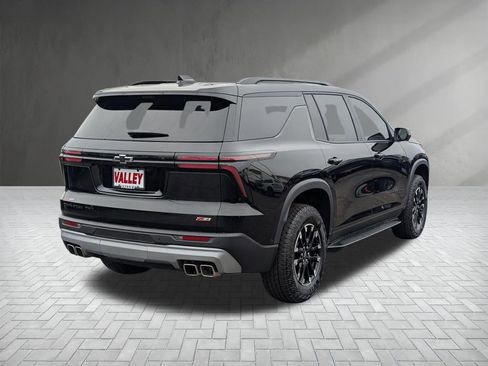 Used 2024 Chevrolet Traverse Z71 w/ Enhanced Driving Package image 10