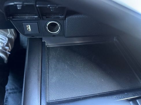 Used 2024 Toyota Camry SE image 23