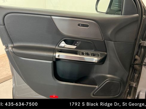 Certified 2022 Mercedes-Benz GLB 250 4MATIC w/ Premium Package Lite image 14