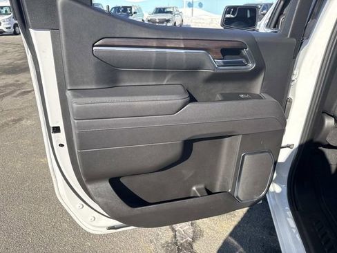 Used 2025 GMC Sierra 1500 SLT image 18