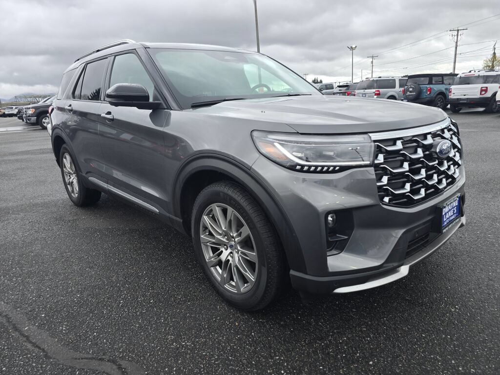 Used 2025 Ford Explorer Platinum AWD/4WD image 3