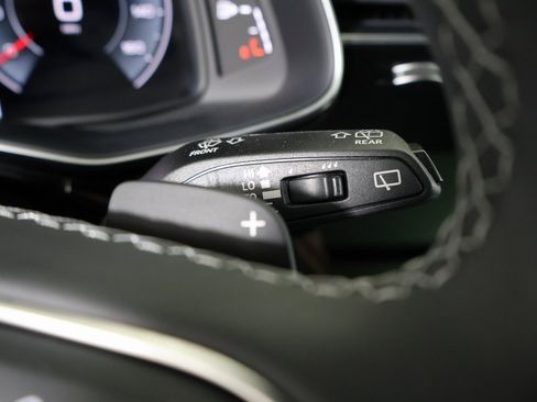 Used 2024 Audi Q8 Premium Plus image 30