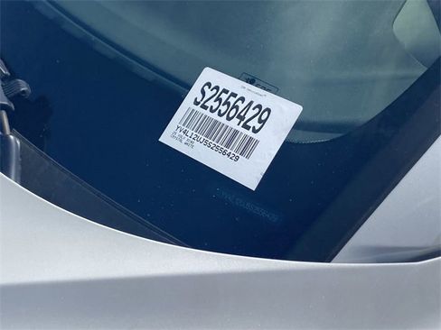 New 2025 Volvo XC40 B5 Core w/ Protection Package Premier image 24