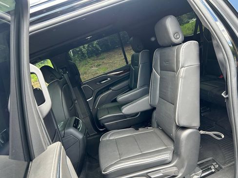 Used 2022 Cadillac Escalade ESV Premium Luxury w/ Performance Package AWD/4WD image 41