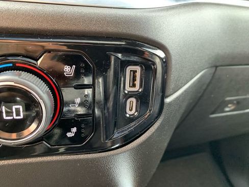 Used 2022 Chevrolet Silverado 1500 High Country image 29