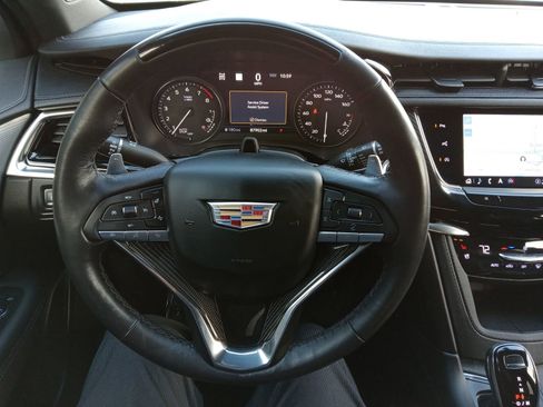 Used 2023 Cadillac XT6 Sport w/ Technology Package image 12