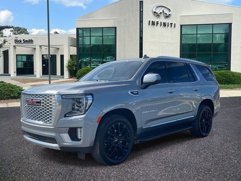 Used 2024 GMC Yukon Denali image 3
