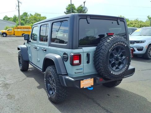 Used 2023 Jeep Wrangler Unlimited w/ Cold Weather Group AWD/4WD image 5